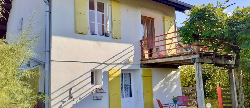 Village house 4 rooms of 48 m² in Archamps (74160)