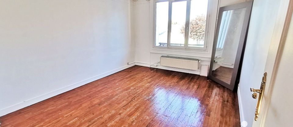 Maison 10 pièces de 172 m² à Chilly-Mazarin (91380)