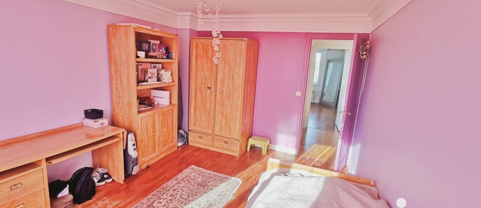 House 10 rooms of 172 m² in Chilly-Mazarin (91380)