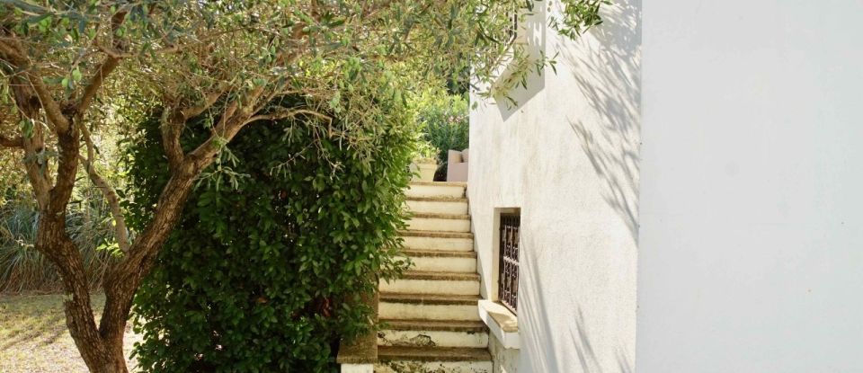 Traditional house 4 rooms of 145 m² in Nîmes (30000)