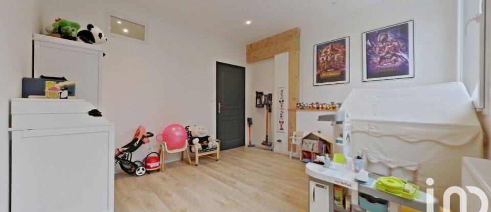 Apartment 4 rooms of 95 m² in Morbier (39400)