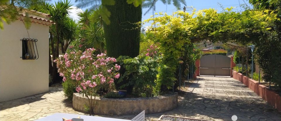 Traditional house 6 rooms of 145 m² in Vence (06140)