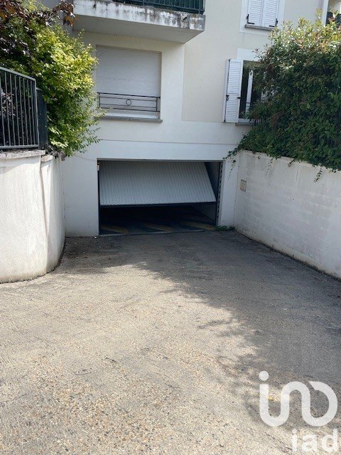 Parking/garage/box de 13 m² à Saint-Fargeau-Ponthierry (77310)