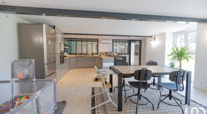 Maison 4 pièces de 174 m² à Ambarès-et-Lagrave (33440)