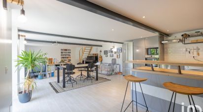 Maison 4 pièces de 174 m² à Ambarès-et-Lagrave (33440)