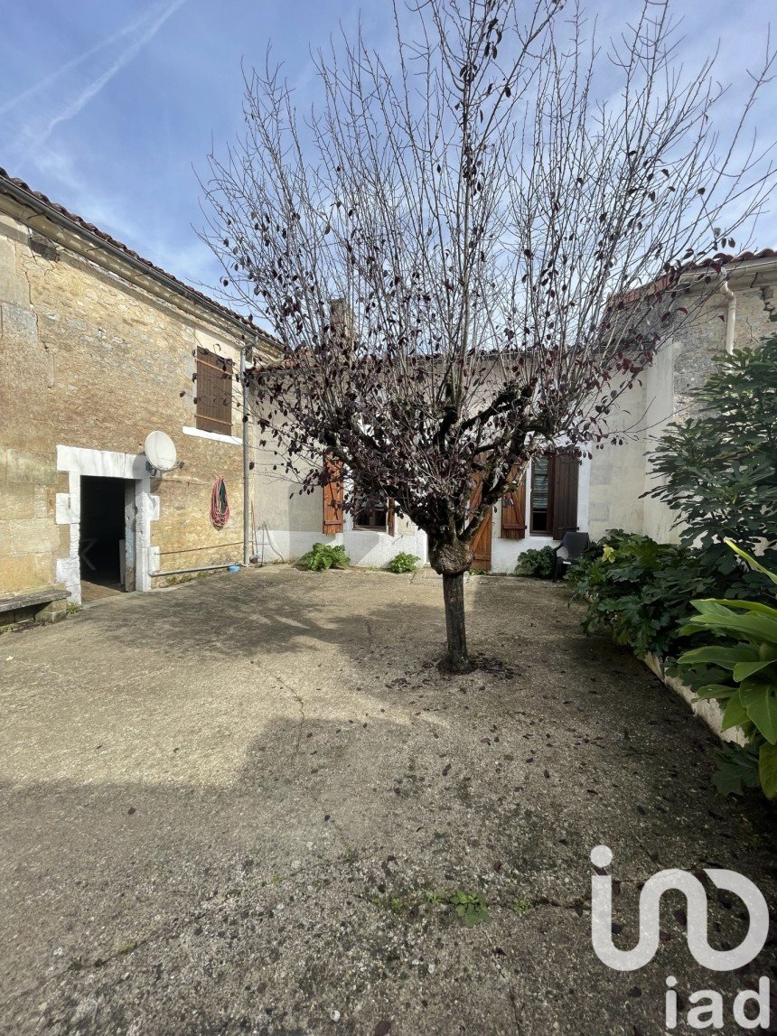 Maison de village 4 pièces de 50 m² à Mosnac (16120)