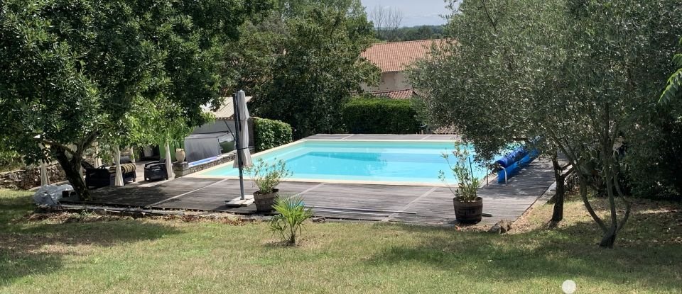 Maison 13 pièces de 280 m² à Bourg-Charente (16200)