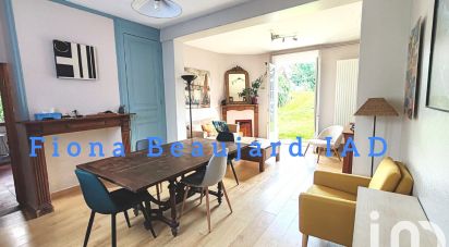 Traditional house 5 rooms of 105 m² in Lamotte-Warfusée (80800)