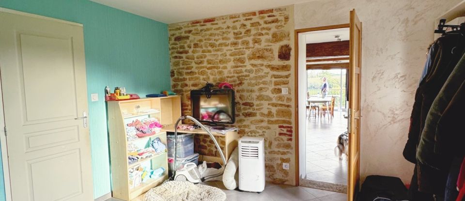 Maison de campagne 4 pièces de 135 m² à Résenlieu (61230)