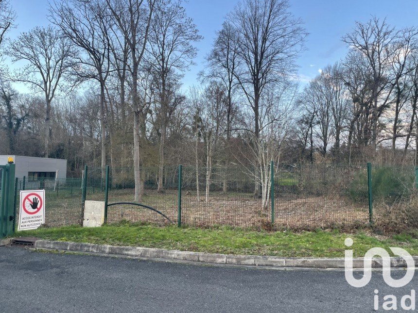 Land of 1,025 m² in Dourdan (91410)