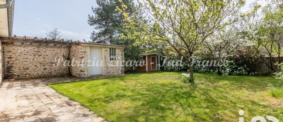 Traditional house 10 rooms of 277 m² in La Ville-du-Bois (91620)