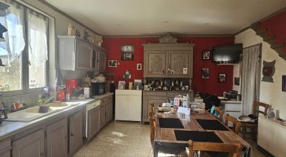 House 7 rooms of 165 m² in Chanos-Curson (26600)