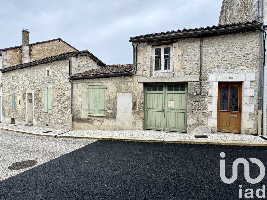 Maison de village 6 pièces de 127 m² à Ronsenac (16320)