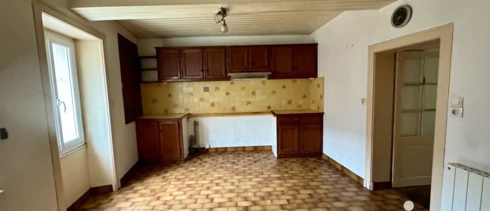 Village house 6 rooms of 127 m² in Ronsenac (16320)