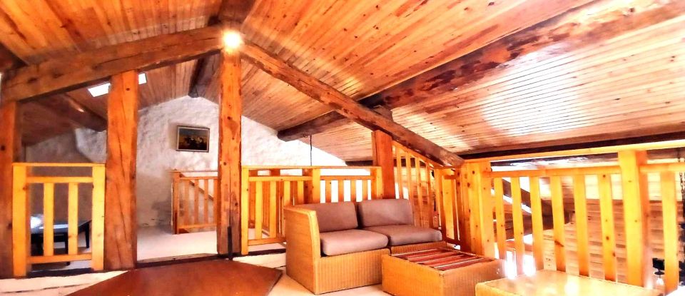 Lodge 12 rooms of 336 m² in Camurac (11340)