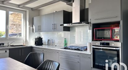 Maison 8 pièces de 236 m² à Amou (40330)