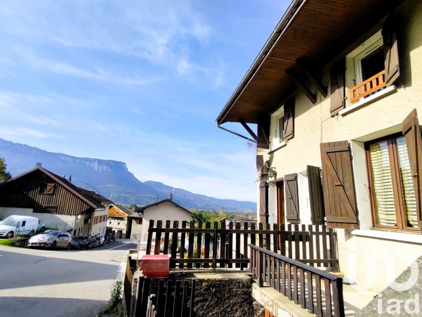 Maison traditionnelle 5 pièces de 143 m² à Laissaud (73800)