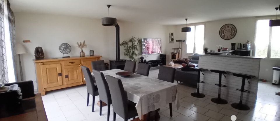 Maison 5 pièces de 105 m² à Saint-Martin-des-Bois (41800)