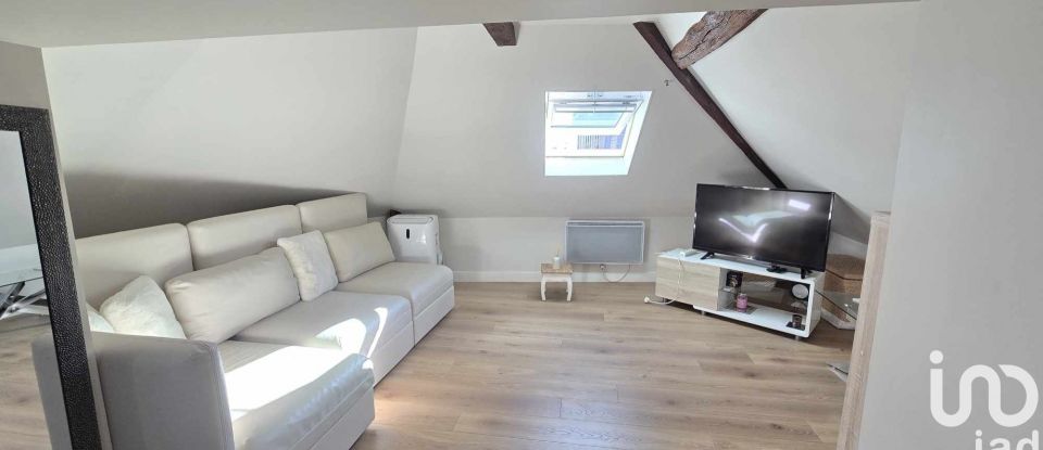 Town house 6 rooms of 131 m² in Orléans (45000)