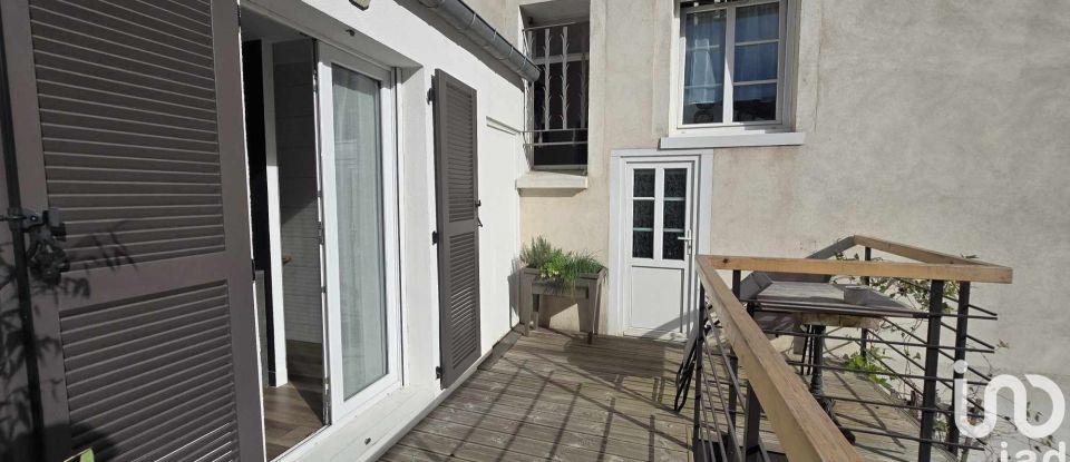 Town house 6 rooms of 131 m² in Orléans (45000)