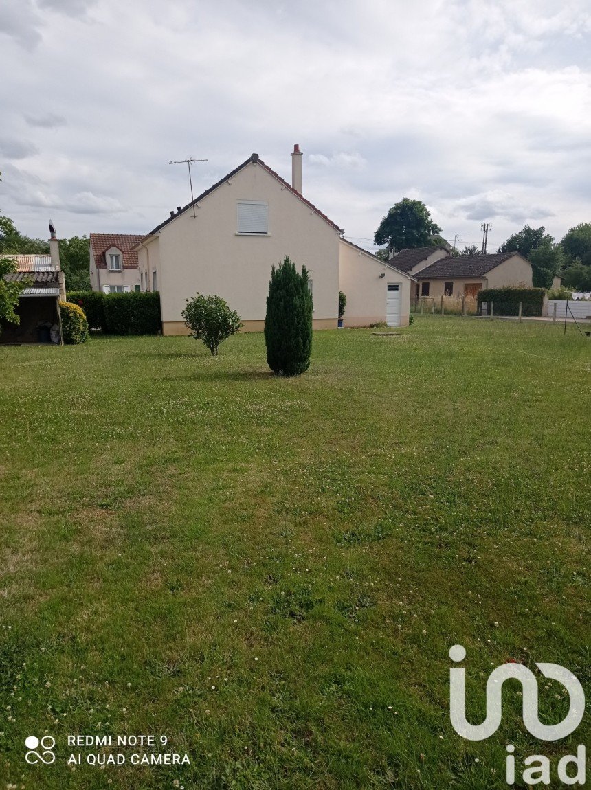 Maison traditionnelle 4 pièces de 114 m² à Saint-Père-sur-Loire (45600)