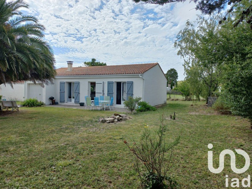 House 4 rooms of 81 m² in Saint-Pierre-d'Oléron (17310)