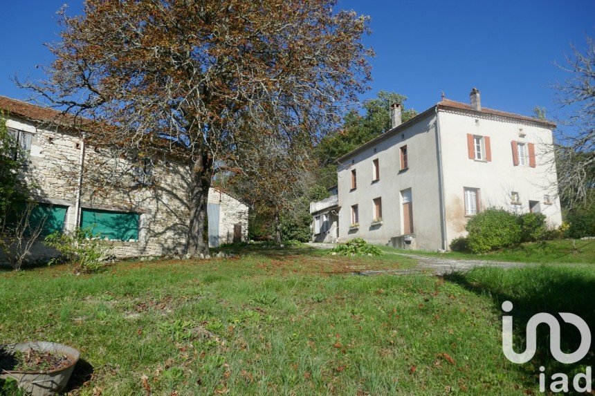 Country house 8 rooms of 209 m² in - (46800)