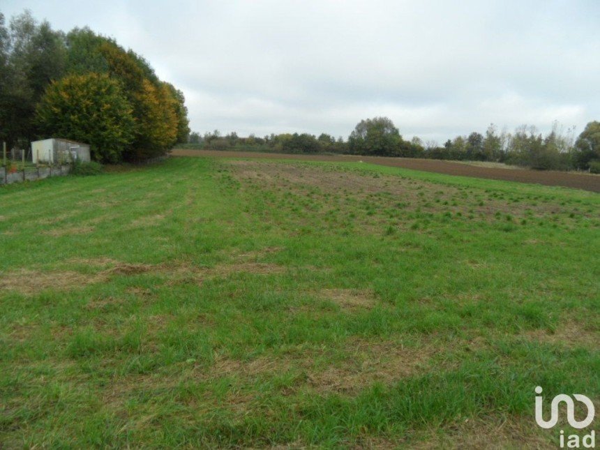 Land of 6,644 m² in Laon (02000)