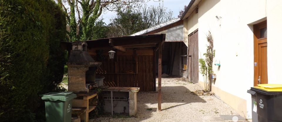 Longère 3 pièces de 111 m² à Soudron (51320)