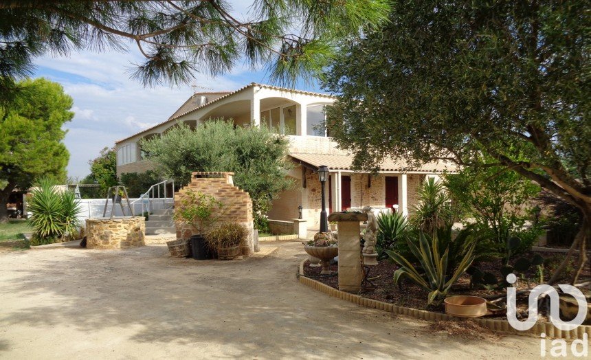 Maison traditionnelle 6 pièces de 220 m² à Marseillan (34340)