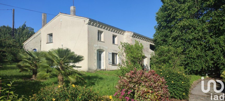 Country house 7 rooms of 257 m² in Chérac (17610)