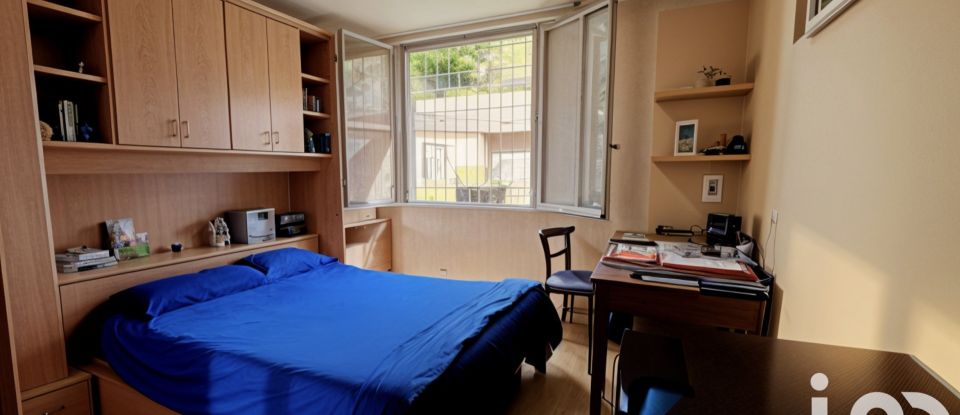 Appartement 4 pièces de 69 m² à Avignon (84000)