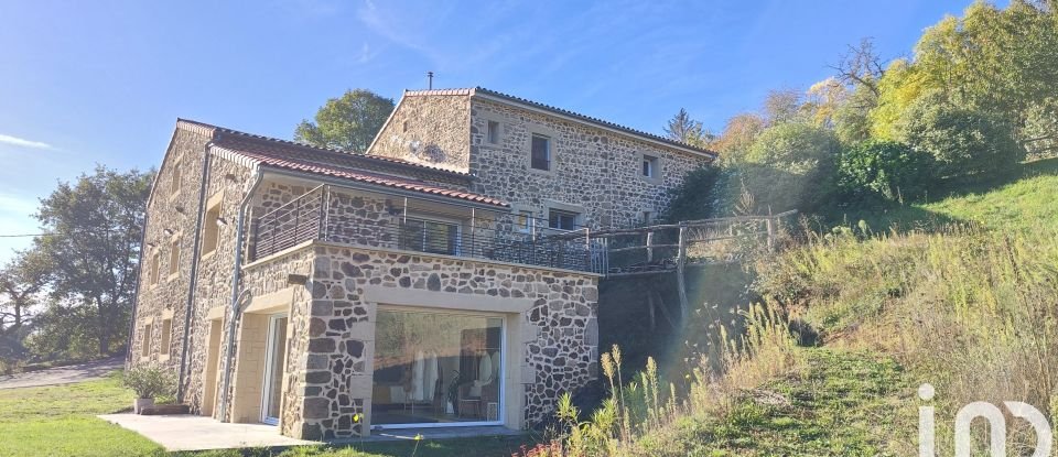 Ferme 9 pièces de 326 m² à Saint-Appolinard (42520)