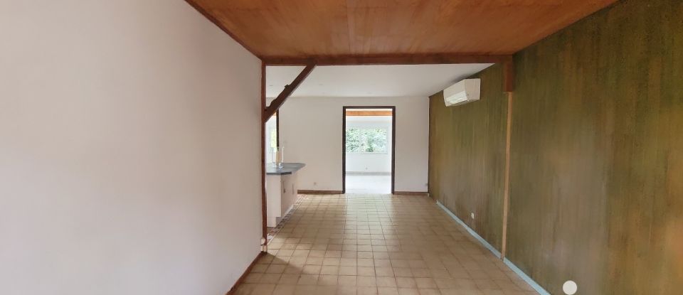 House 4 rooms of 99 m² in Coutras (33230)