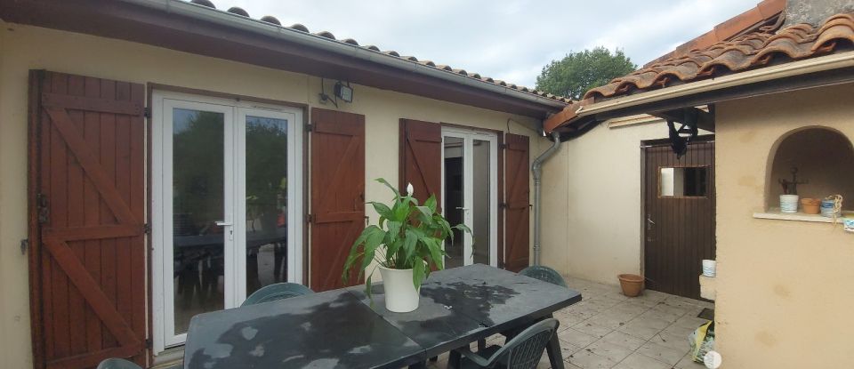 House 4 rooms of 99 m² in Coutras (33230)