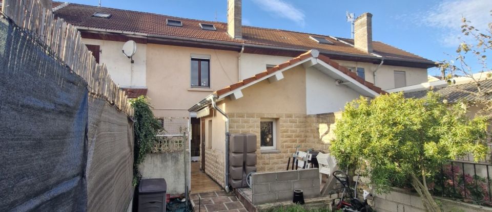 Maison traditionnelle 4 pièces de 87 m² à Neuves-Maisons (54230)