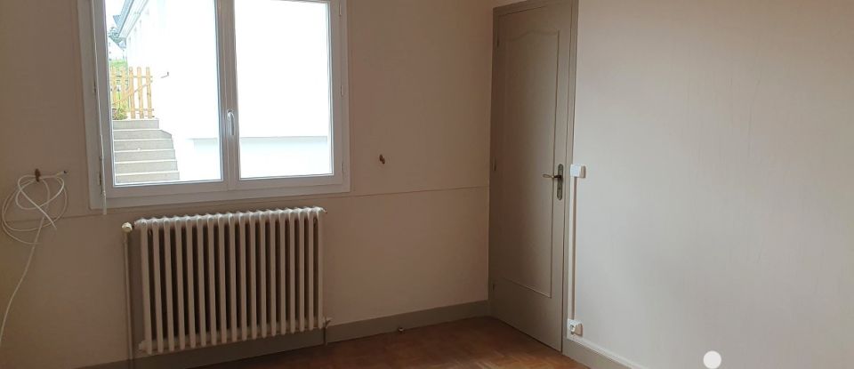 House 5 rooms of 100 m² in MONTRICHARD (41400)