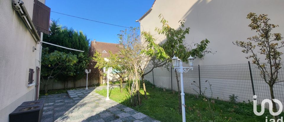 Maison 5 pièces de 160 m² à Noisy-le-Grand (93160)