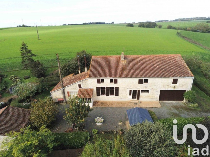 Maison 6 pièces de 160 m² à Xanton-Chassenon (85240)