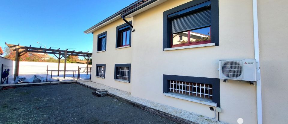 House 5 rooms of 130 m² in Cuzieu (42330)