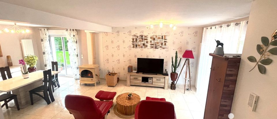 House 6 rooms of 137 m² in Tourgéville (14800)