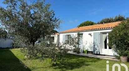 Traditional house 4 rooms of 97 m² in Le Bois-Plage-en-Ré (17580)