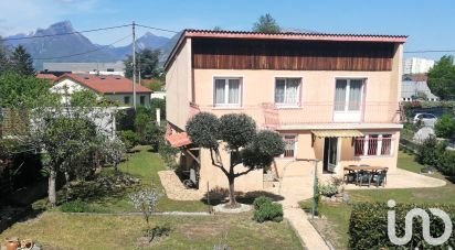 House 7 rooms of 118 m² in Échirolles (38130)