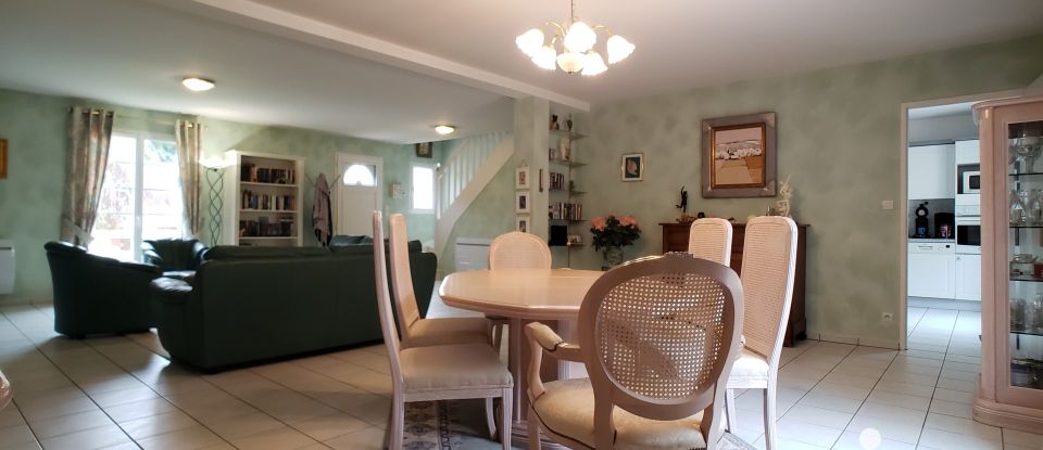 Traditional house 5 rooms of 177 m² in Sillé-le-Philippe (72460)