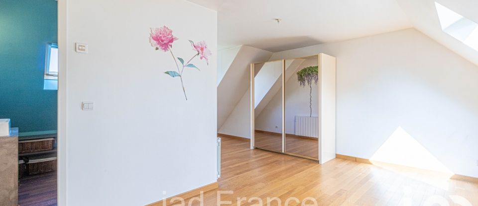 Maison 6 pièces de 144 m² à Épône (78680)