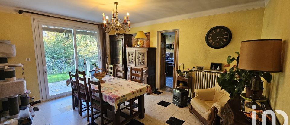 Traditional house 6 rooms of 122 m² in Bagnols-sur-Cèze (30200)