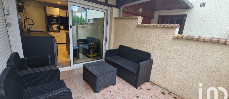 House 4 rooms of 90 m² in Nazelles-Négron (37530)