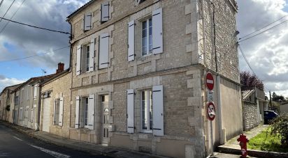 House 6 rooms of 147 m² in Mansle (16230)