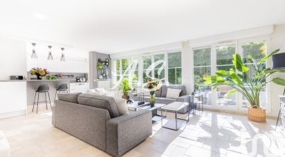 Maison 8 pièces de 212 m² à Verrières-le-Buisson (91370)