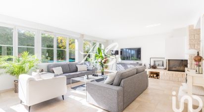 Maison 8 pièces de 212 m² à Verrières-le-Buisson (91370)